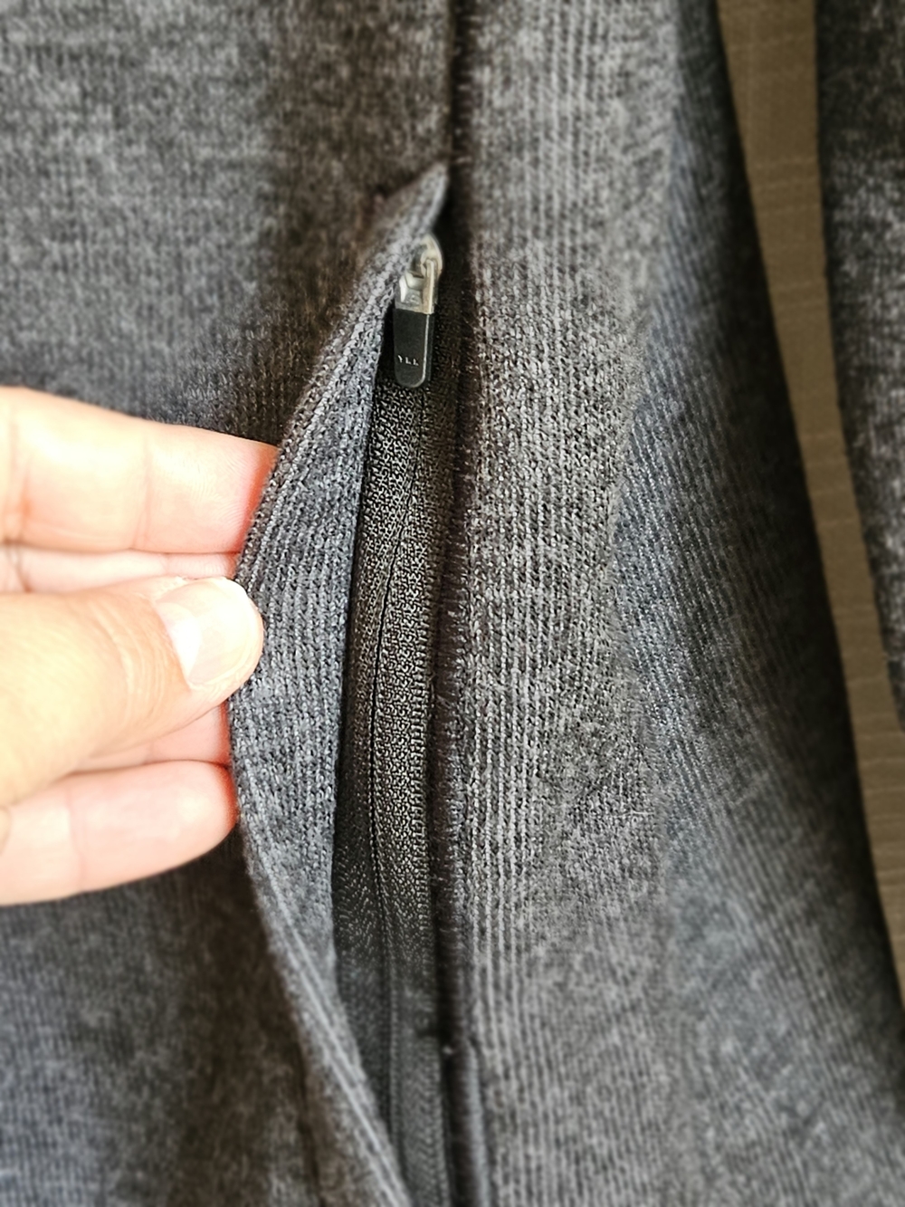 Cutter & Buck Men’s Medium Sweater Fleece Full-Zip Jacket Dark Charcoal Gray NWT - Picture 7 of 16